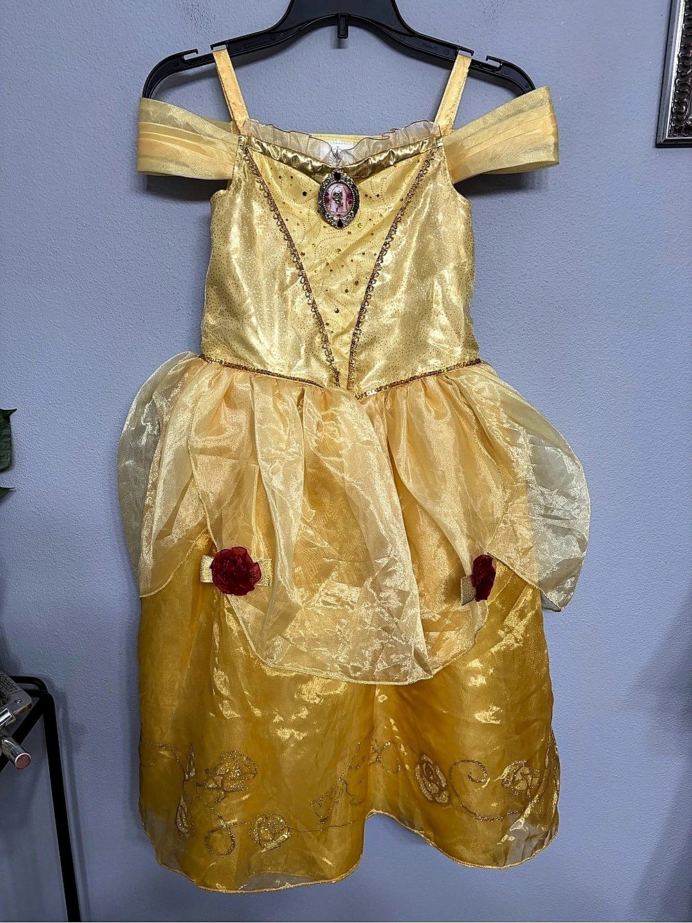 Disney Parks Princess Belle
Costume Dress Girls Size 5/6
Beauty & the Beast